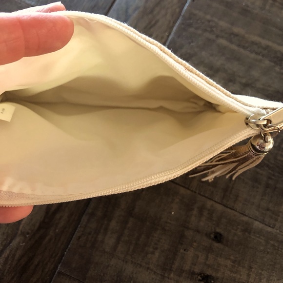 Happy Oiling Bag. Joy bottle pictured. Tassel at zipper. NWOT - Picture 3 of 3